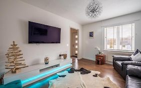 55 Incline Way - Saundersfoot Coastal Retreat With Patio & Parking